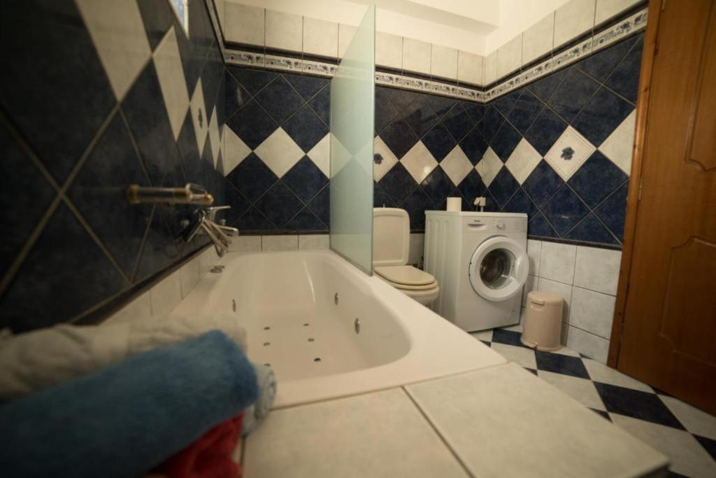 Bodikos Apartments Pitsidia Bagian luar foto