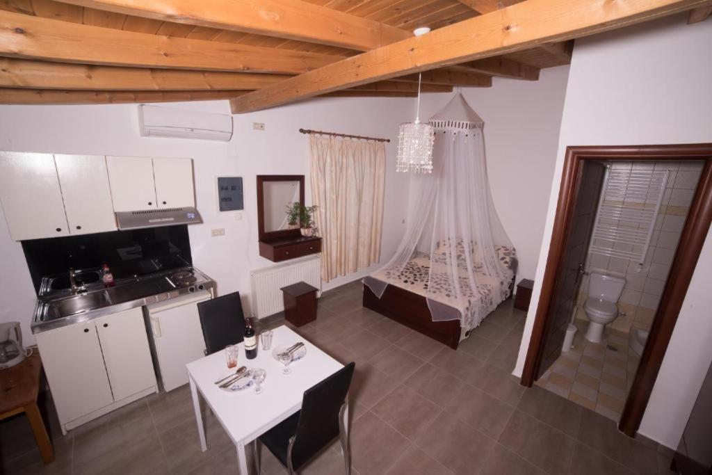 Bodikos Apartments Pitsidia Bagian luar foto