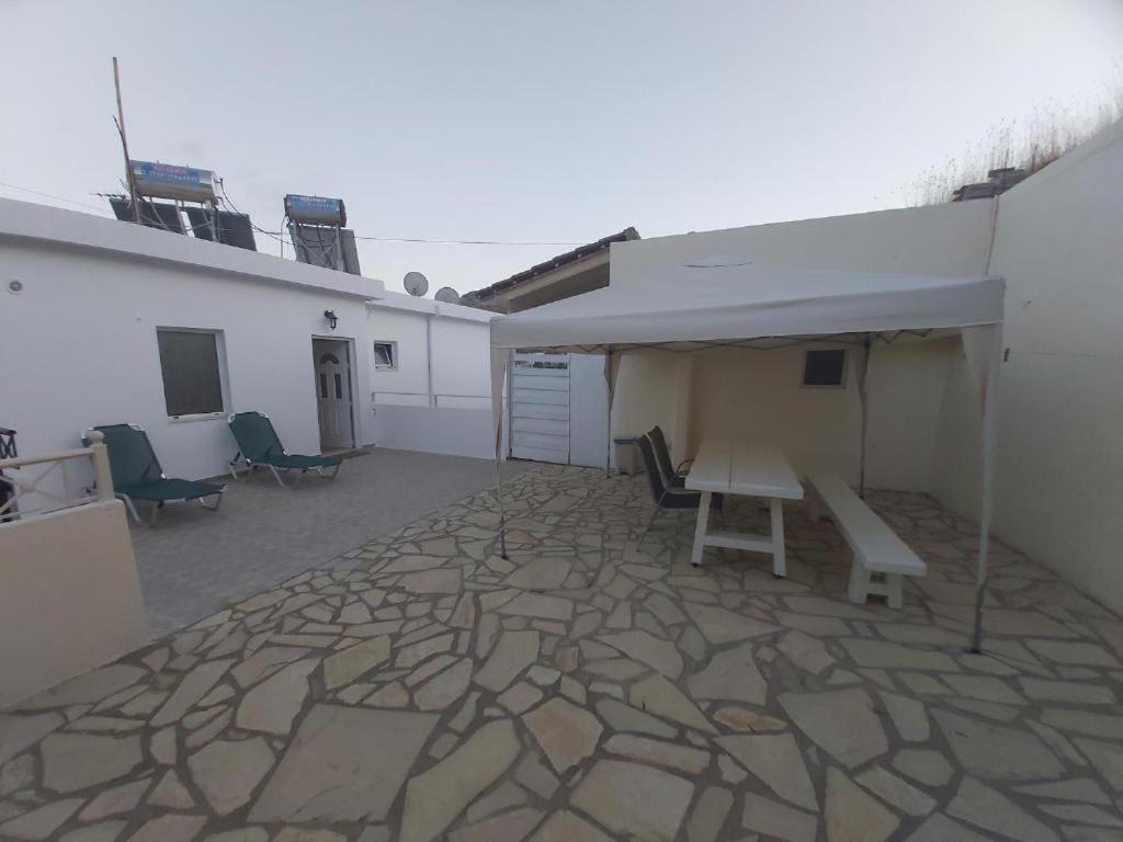 Bodikos Apartments Pitsidia Bagian luar foto