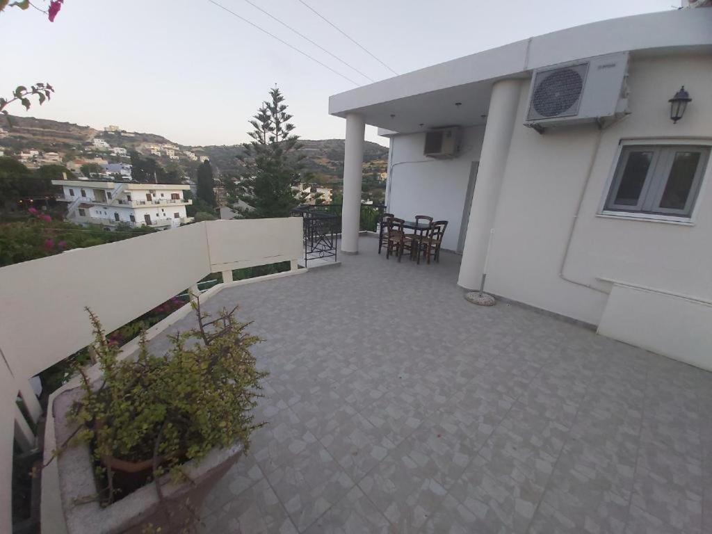 Bodikos Apartments Pitsidia Bagian luar foto