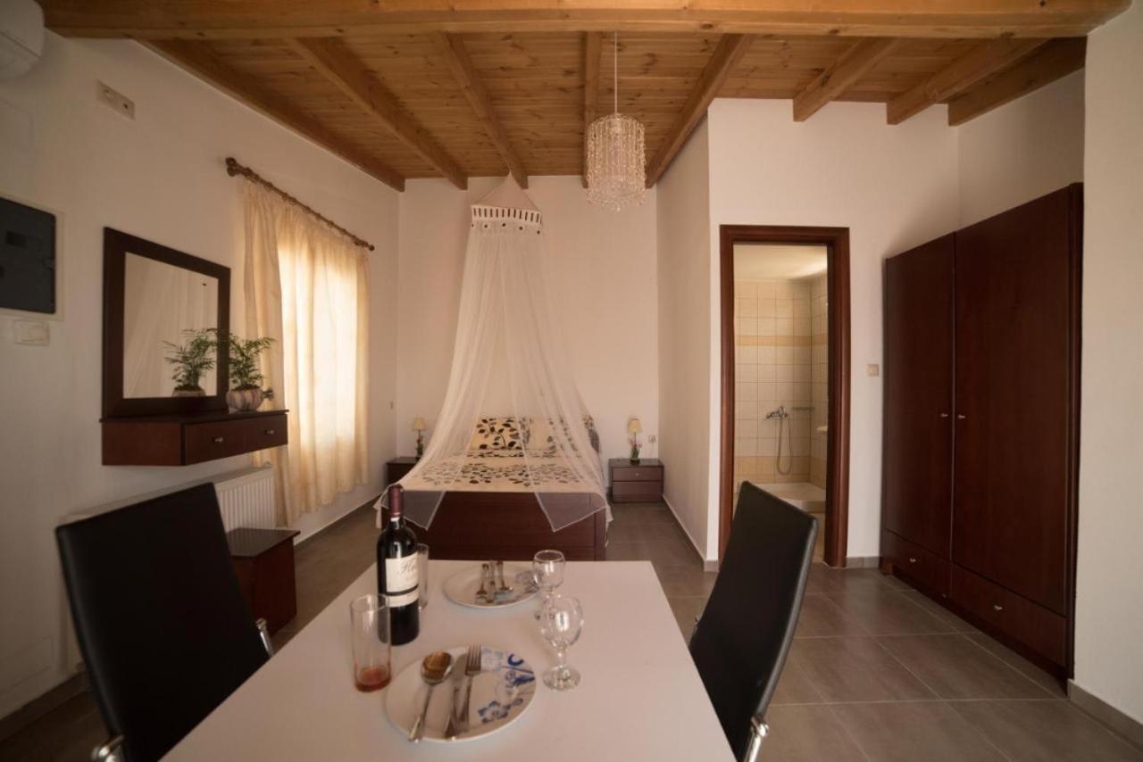 Bodikos Apartments Pitsidia Bagian luar foto