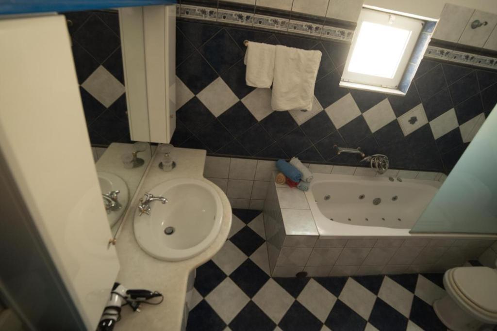 Bodikos Apartments Pitsidia Bagian luar foto